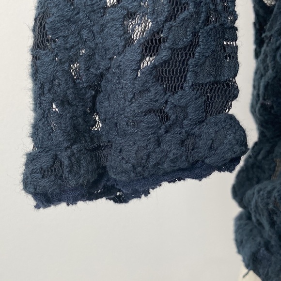 Abercrombie & Fitch Navy Laced Top with 3/4 Sleeves - Picture 7 of 9